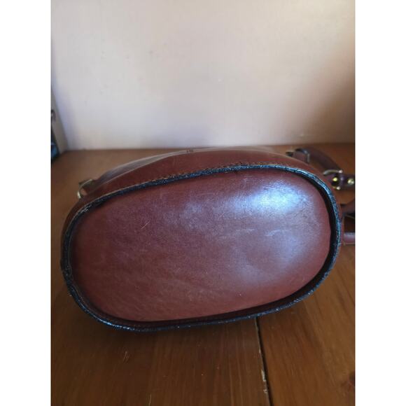 Vintage Etienne Aigner Basket Weave Leather Bucket Style Shoulder Bag - Picture 4 of 6